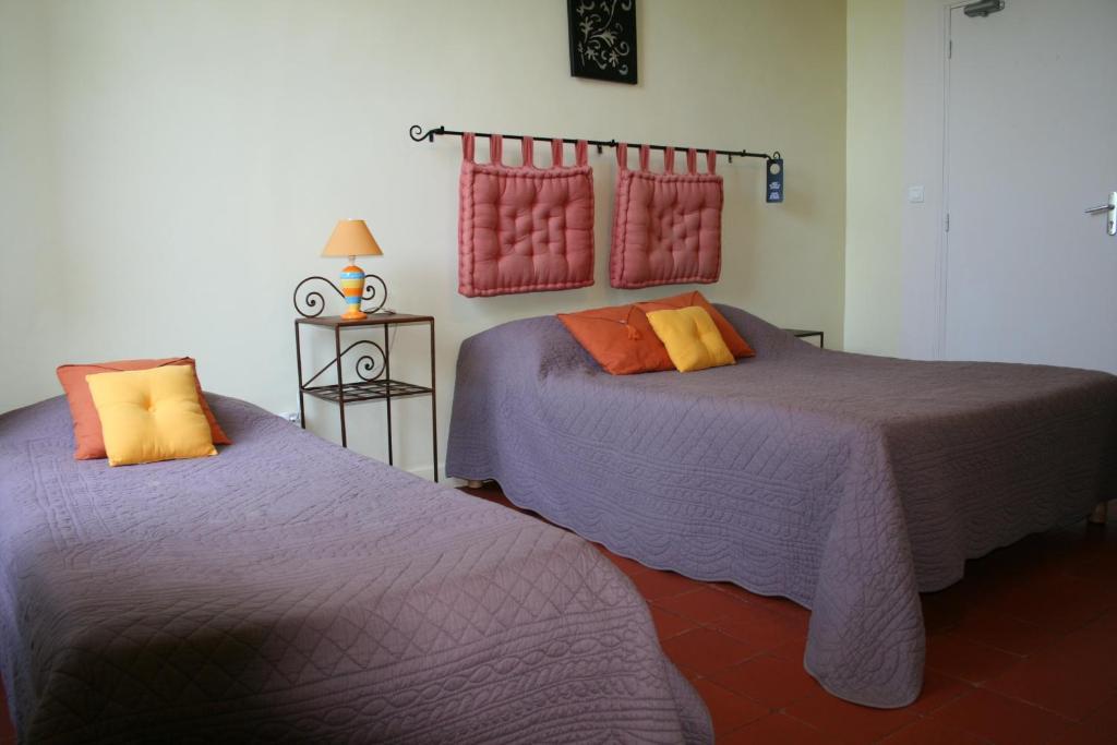 Auberge Du Chateau Margon  Zimmer foto