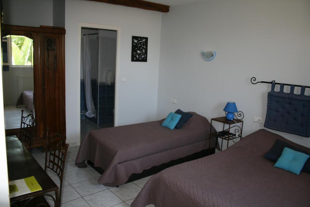 Auberge Du Chateau Margon  Zimmer foto